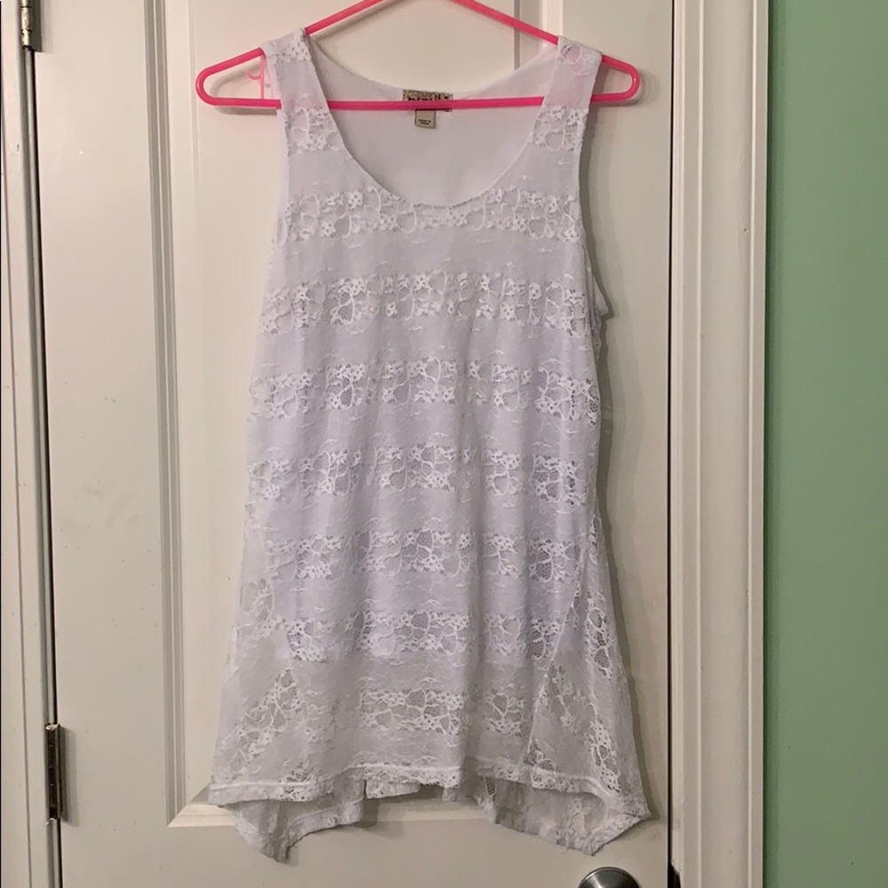 Medium white lace top by one world.